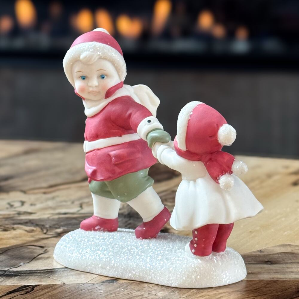 2002 Department 56 "Take My Hand" Simple Traditions Holly Lane Figurine, Holiday - Picture 8 of 14